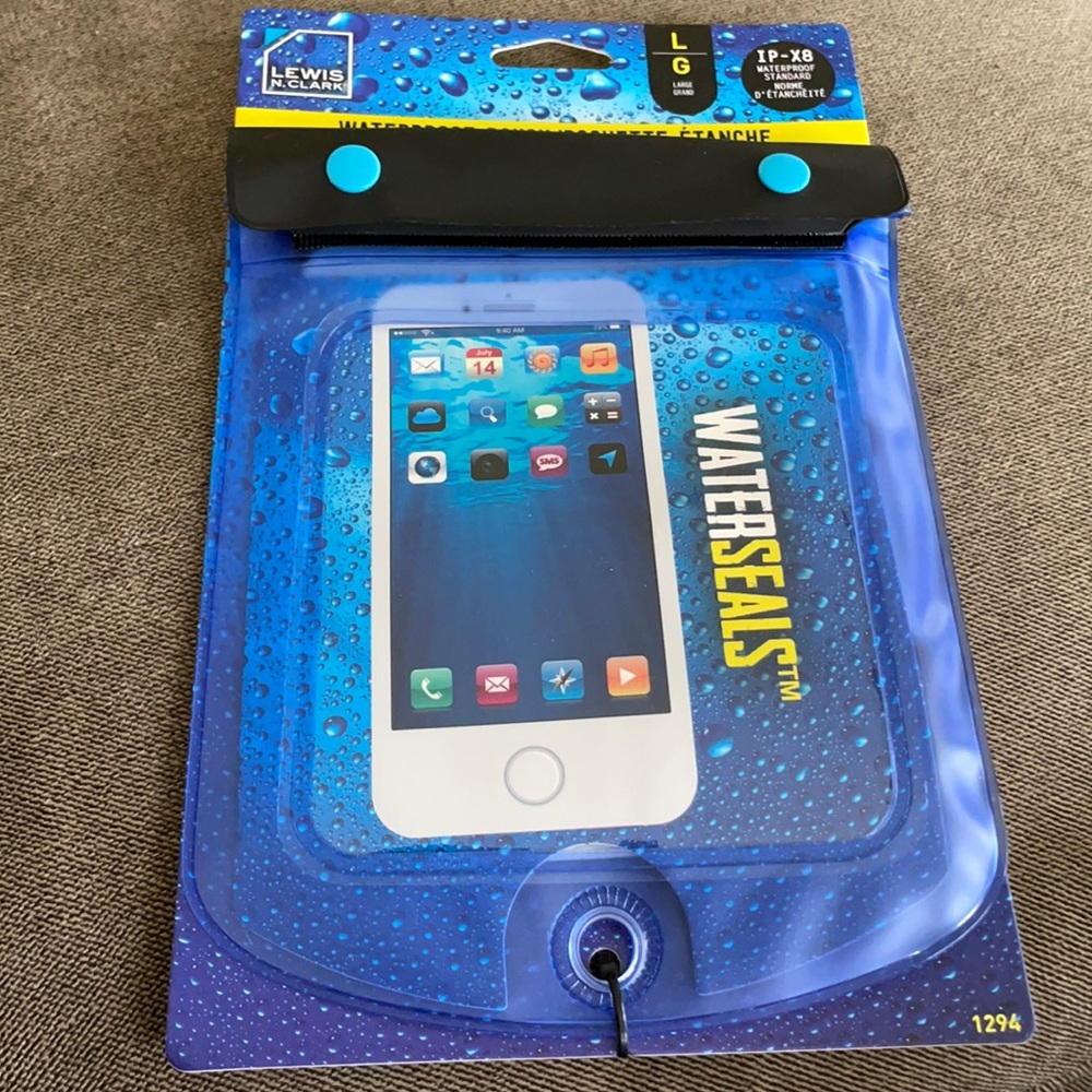 Water proof pouch - great for phones, keys etc